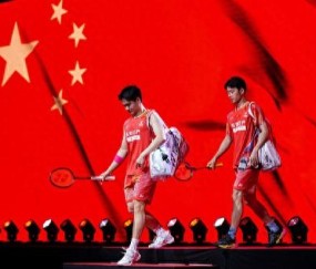 足球-汤尤杯｜石宇奇赛前伤退，王昶赛中受伤，国羽男队提前出线，但伤情令人担忧|加拿大|赖浩俊|汤姆斯杯|比赛|世锦赛_新浪体育_新浪新闻